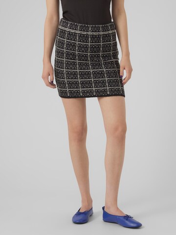 Vero Moda Petite Skirt 'KIA' in Black: front