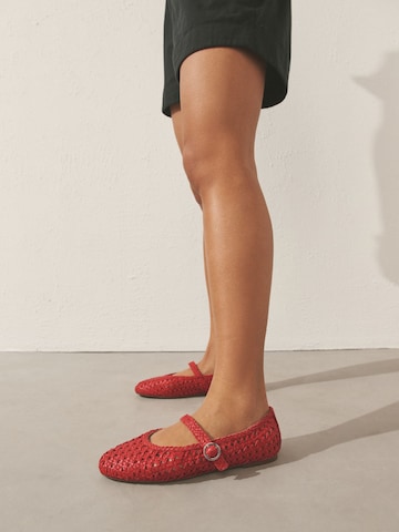 Next Ballerina 'Forever Comfort' in Rood