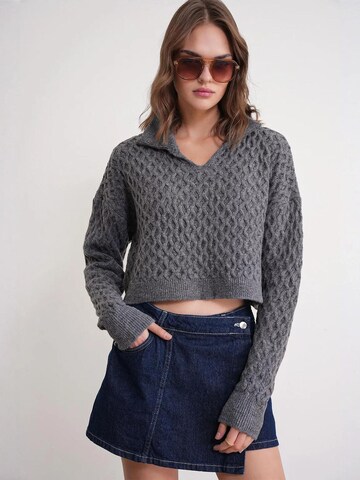 Pullover di MixRay in grigio: frontale