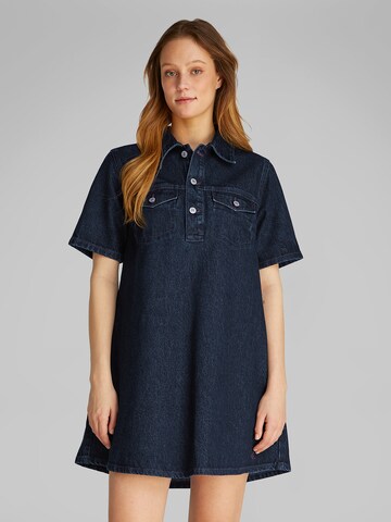 Calvin Klein Jeans - Vestido camisero en azul: frente