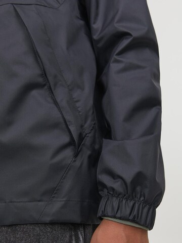 JACK & JONES MINI Kurtka przejściowa 'JORDry' w kolorze czarny