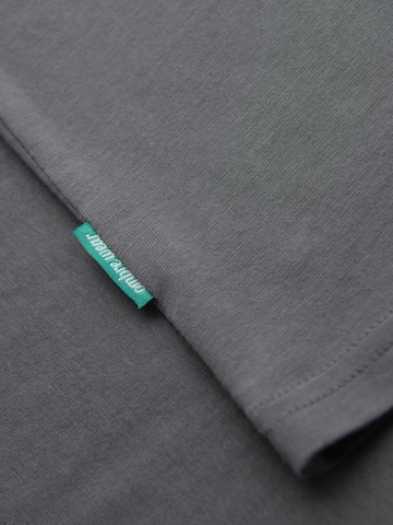 Ombre Bluser & t-shirts i grå