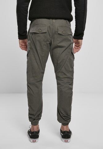 Tapered Pantaloni cargo 'Ray' di Brandit in verde