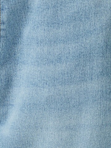 Bershka Tapered Jeans in Blau