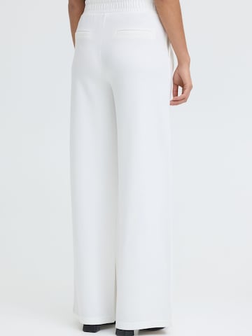 Oxmo Regular Pleated Wide Pant in Weiß