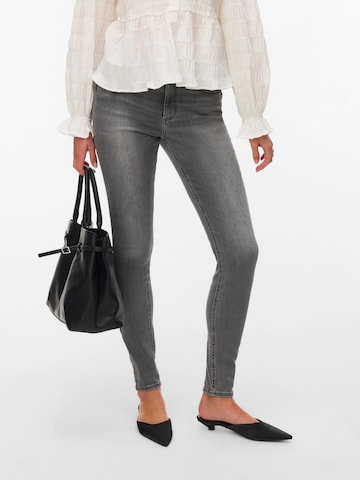 Skinny Jeans 'VMPolly' di VERO MODA in grigio: frontale