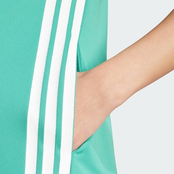 Abito 'Tiro Q2' di ADIDAS SPORTSWEAR in verde