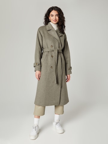 Guido Maria Kretschmer Women Between-seasons coat 'Lavina' in Green: front