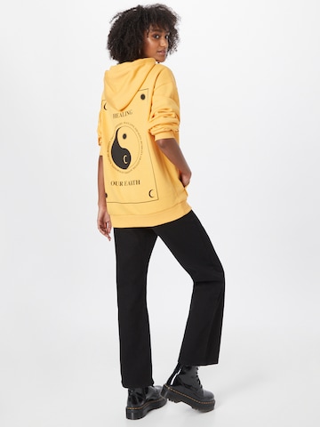 ABOUT YOU Limited Sweatshirt 'Mailo' in Yellow