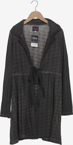 Avoca Sweater & Cardigan in S in Grey: front