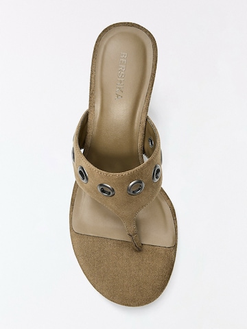 Infradito di Bershka in beige