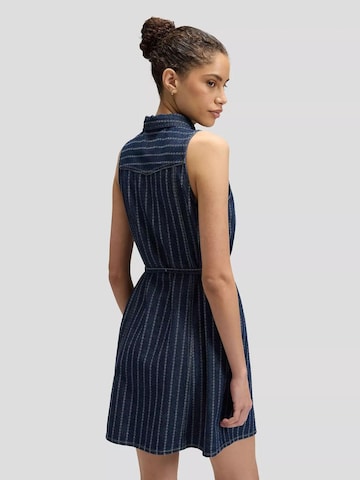 Lee Avondjurk in Blauw