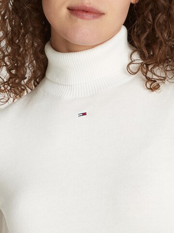 Pullover 'ESSENTIAL' di Tommy Jeans in bianco