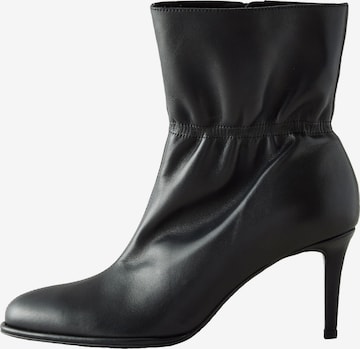 juoda Next Aulinukai: priekis