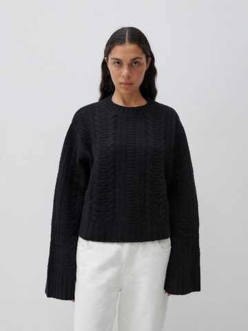 ABOUT YOU x Marie von Behrens Pullover 'Agathe' in Schwarz: Vorderseite