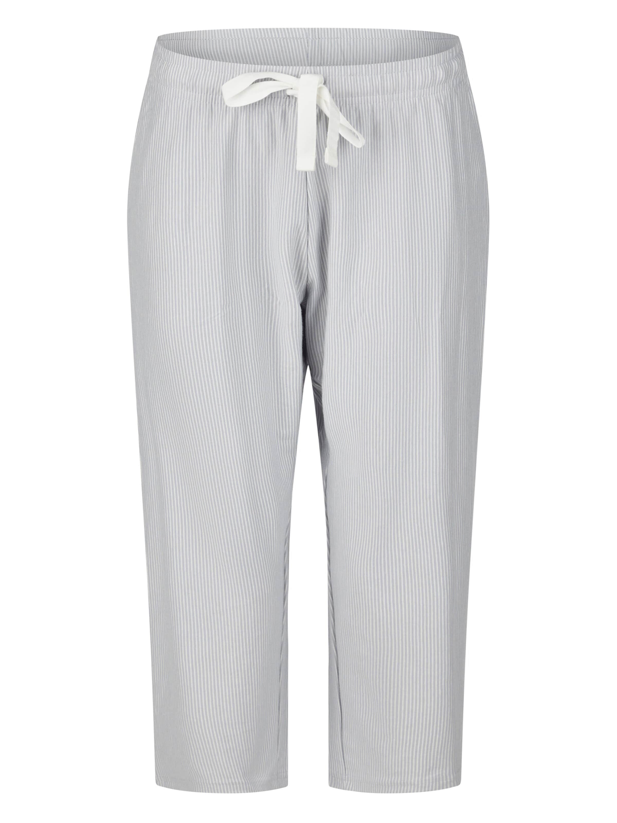 By Louise Pajama in White
