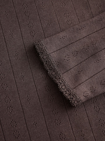 Next Undershirt in Brown