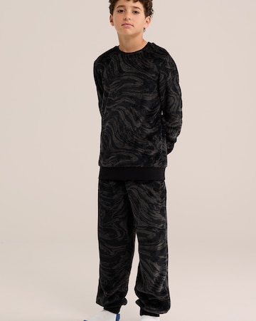 WE Fashion Pidžaama, värv must: eest vaates