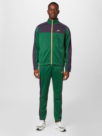 Nike Sportswear - Fato de jogging em verde: frente