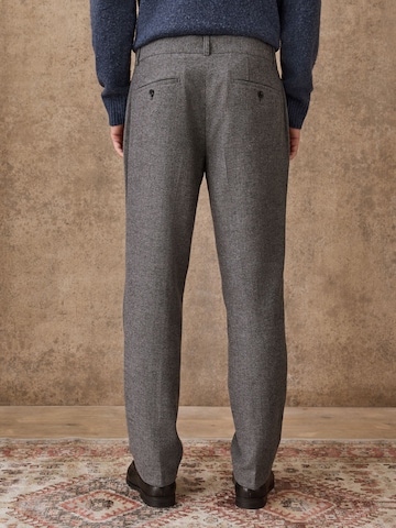 Next Tapered Hose in Grau