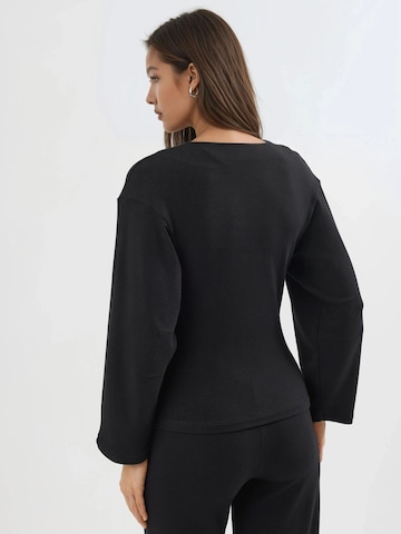 Busem - Blusa em preto