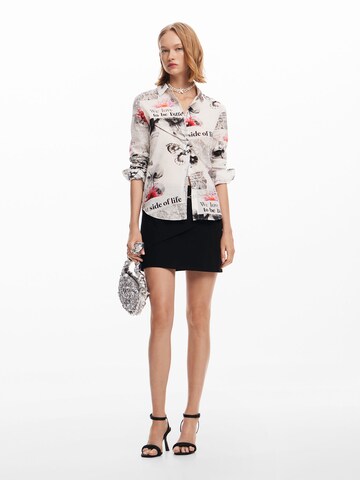 Chemisier Desigual en blanc