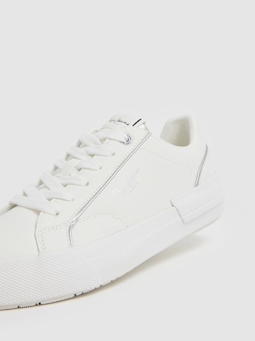 Pepe Jeans حذاء رياضي بلا رقبة 'Allen' بلون أبيض