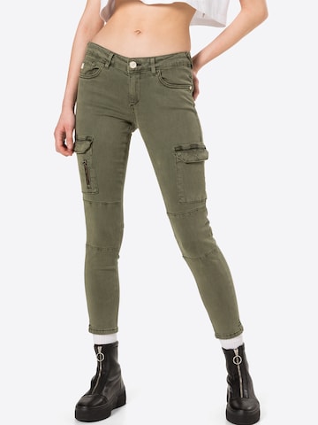 Goldgarn Cargo Jeans in Green: front