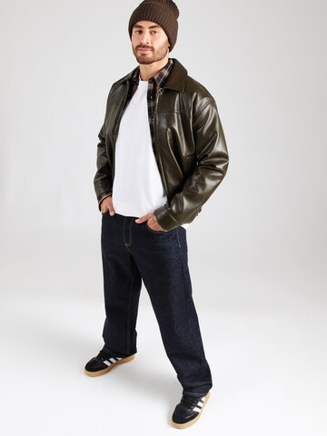 Tricou de la Abercrombie & Fitch pe alb