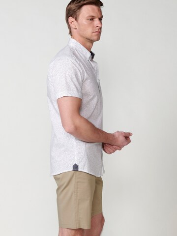 Coupe regular Chemise KOROSHI en blanc