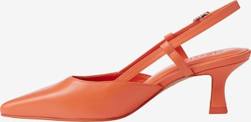 NEWD.Tamaris Slingback Pumps in Orange: front