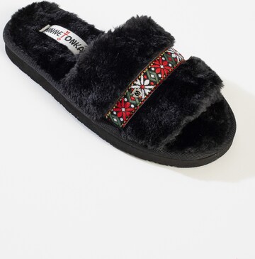 Minnetonka Slipper 'London' in Schwarz