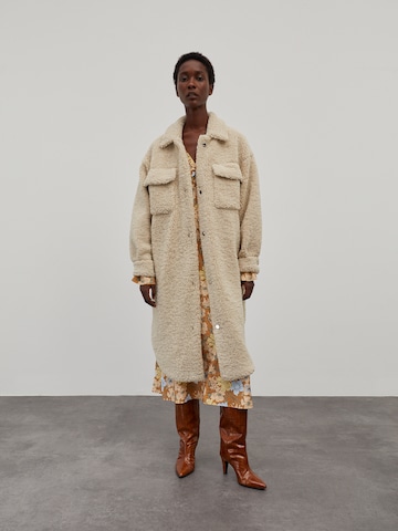 EDITED Between-Seasons Coat 'Henrietta' in Beige