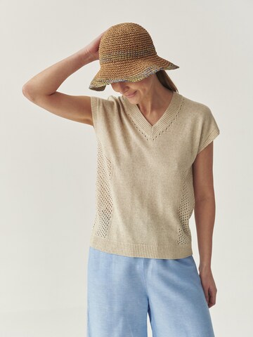 TATUUM Blouse in Beige: front