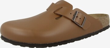 BIRKENSTOCK Clogs 'Boston' in Braun: predná strana