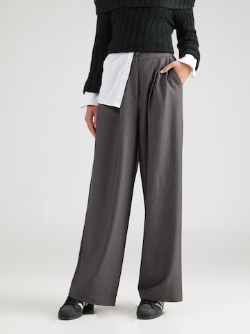 A-VIEW Wide leg Pleat-Front Pants 'Madison' in Grey: front