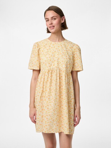 Robe 'PCFrona' PIECES en blanc : devant