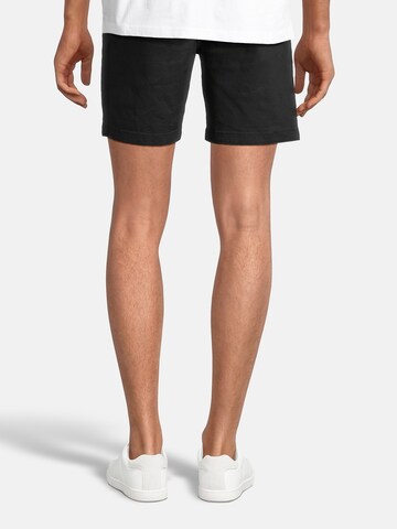 AÉROPOSTALE Regular Shorts in Schwarz