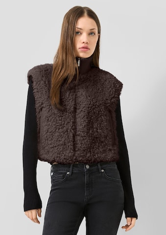Gilet QS en marron : devant