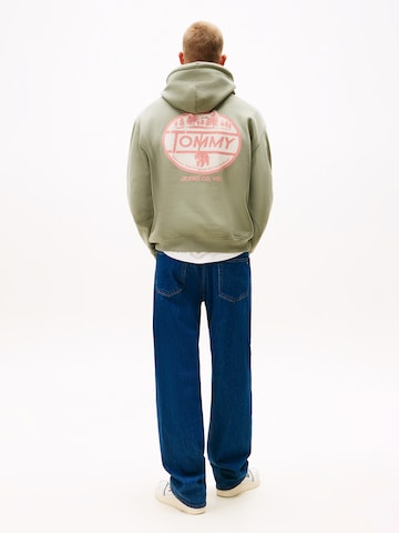 Sweat-shirt 'NOVELTY' Tommy Jeans en vert : devant