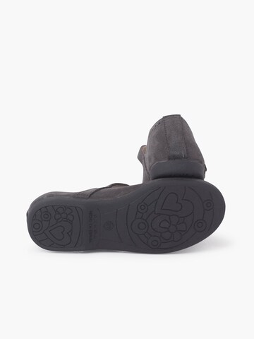 Ballerina di Pisamonas in grigio