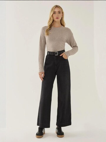 Hiccup Pullover in Beige