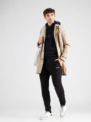 Hackett London Sweatshirt 'AM EMBOSSED' in Schwarz