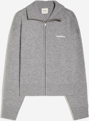 Vestes en maille Bershka en gris : devant