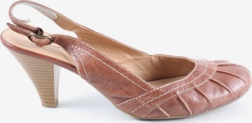 Janet D. Slingback-Pumps in 41 in Brown: front