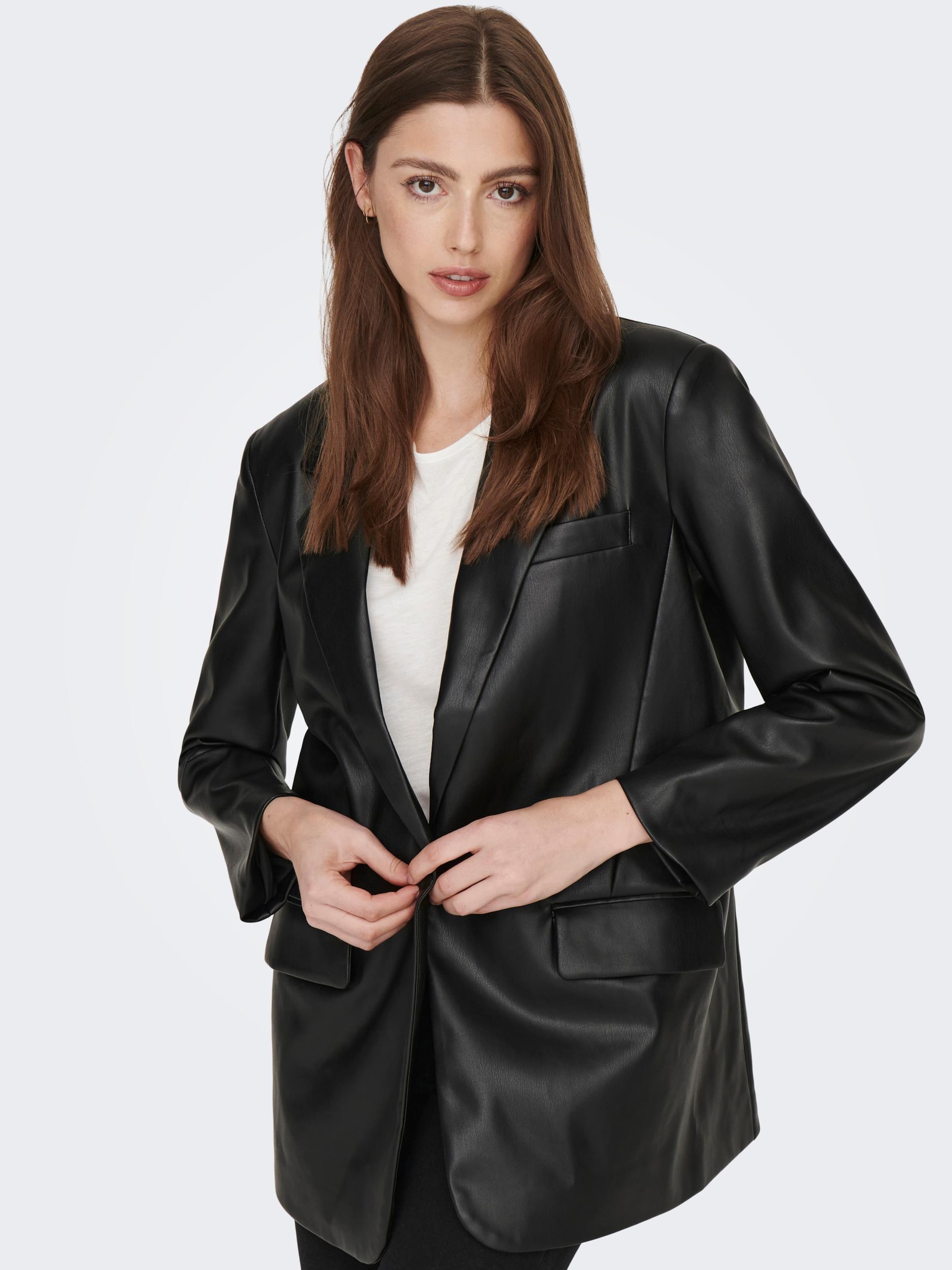 Blazer en simili cuir femme sale