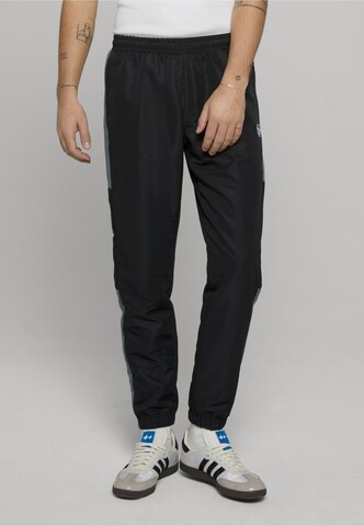Tapered Pantaloni 'Abita 024' di Sergio Tacchini in nero: frontale