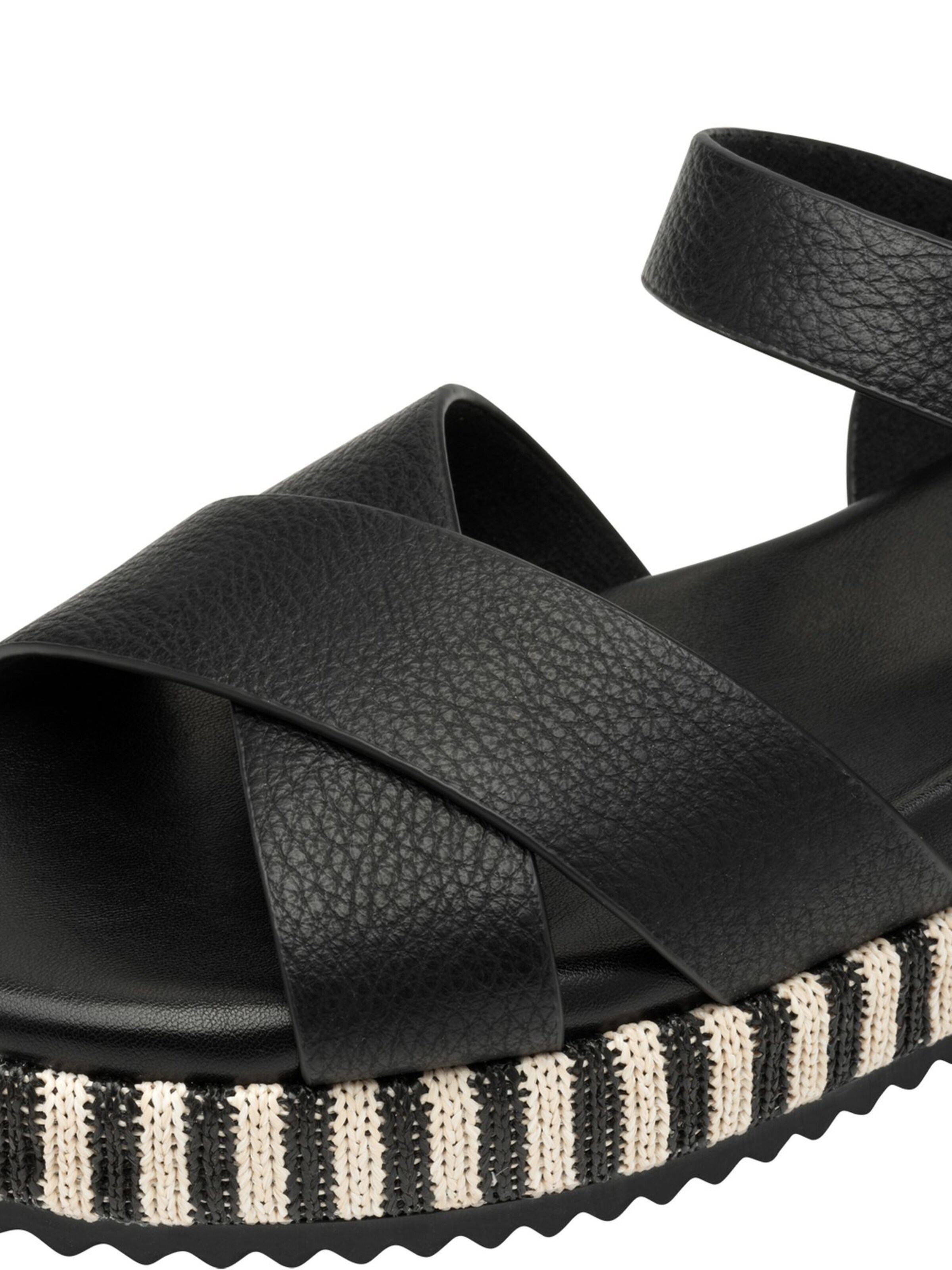 s.Oliver Sandals in Black