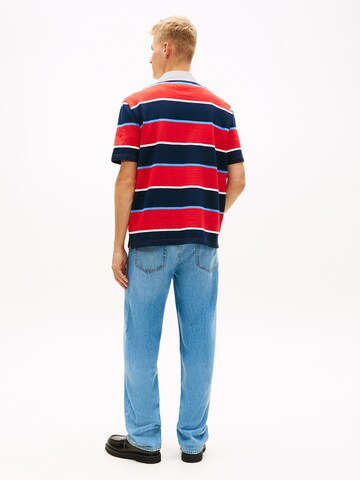 Tricou de la Tommy Jeans pe roșu