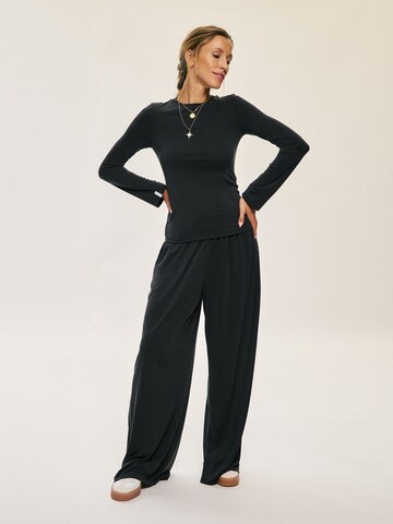 Wide leg Pantaloni di Kamila Šikl in nero